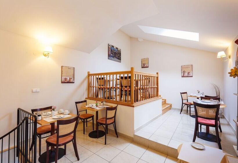 فندق Maltezský Kříž