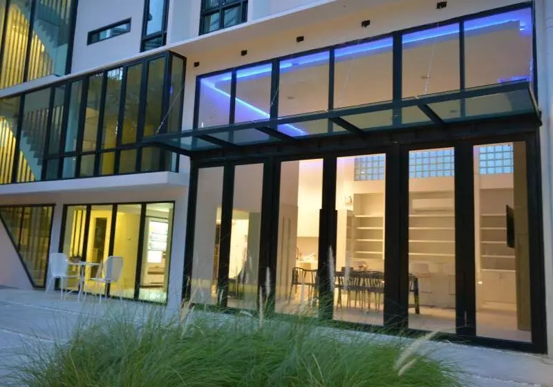 هتل Rezt Bangkok   Hostel