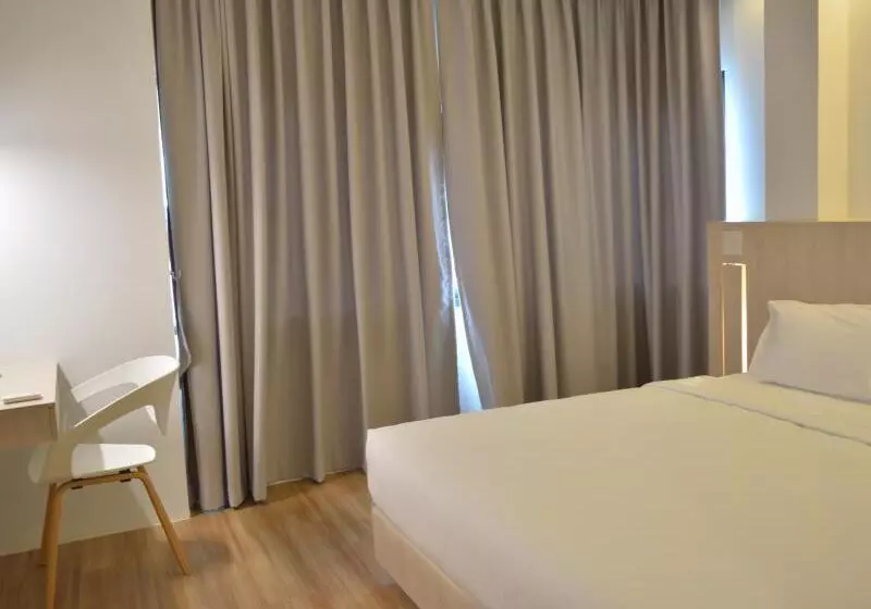 هتل Rezt Bangkok   Hostel