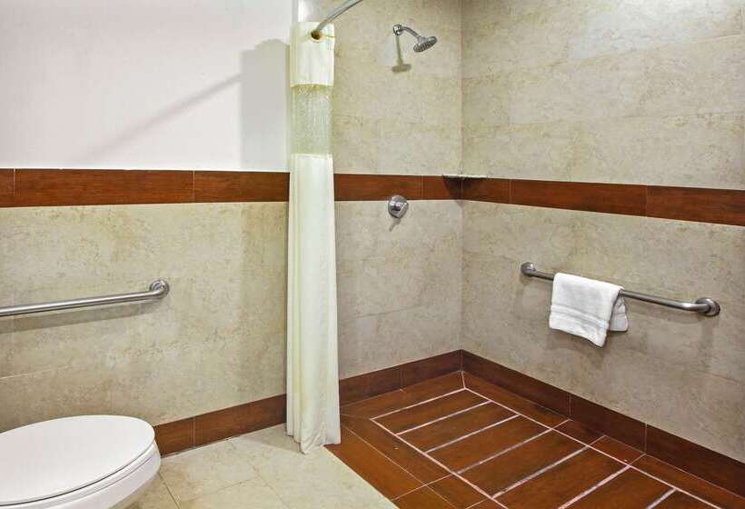 فندق Wyndham Garden Cancun Downtown