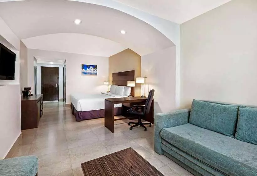 בית מלון כפרי Wyndham Garden Cancun Downtown