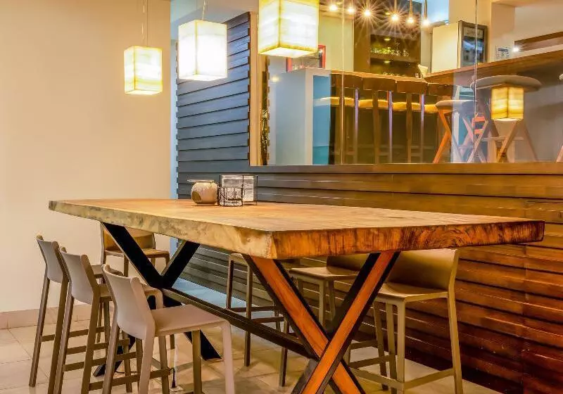 בית מלון כפרי Wyndham Garden Cancun Downtown