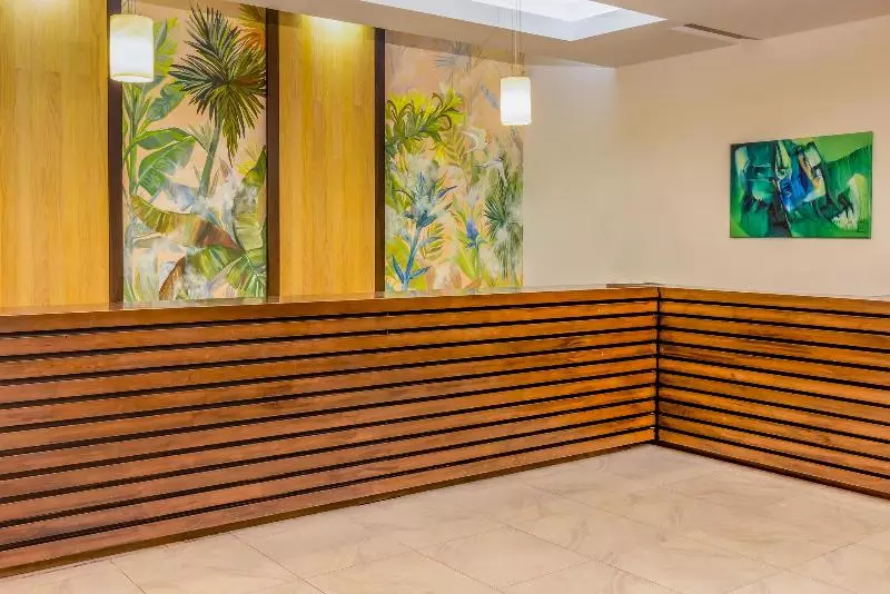 בית מלון כפרי Wyndham Garden Cancun Downtown