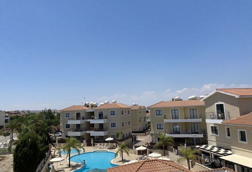 Kyklades Resort & Spa