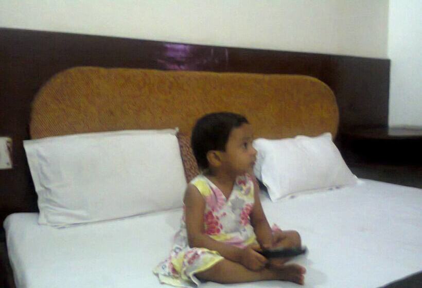 هتل Aditya Palace