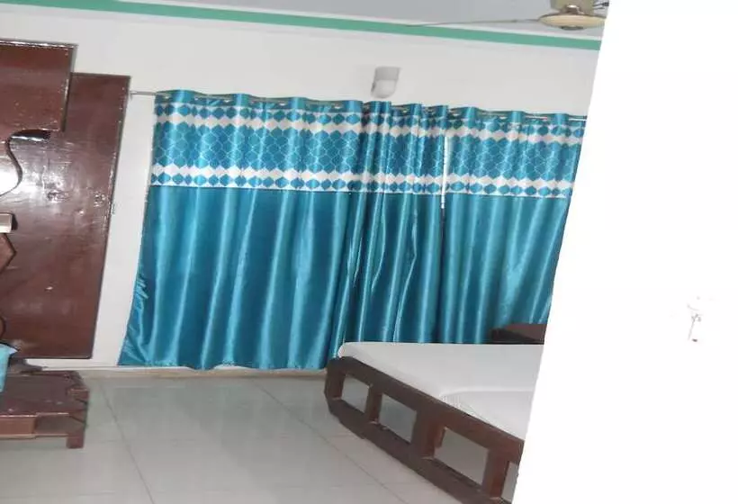 هتل Aditya Palace