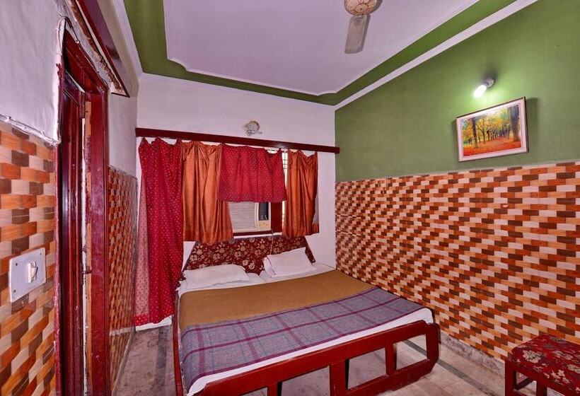 هتل Aditya Palace