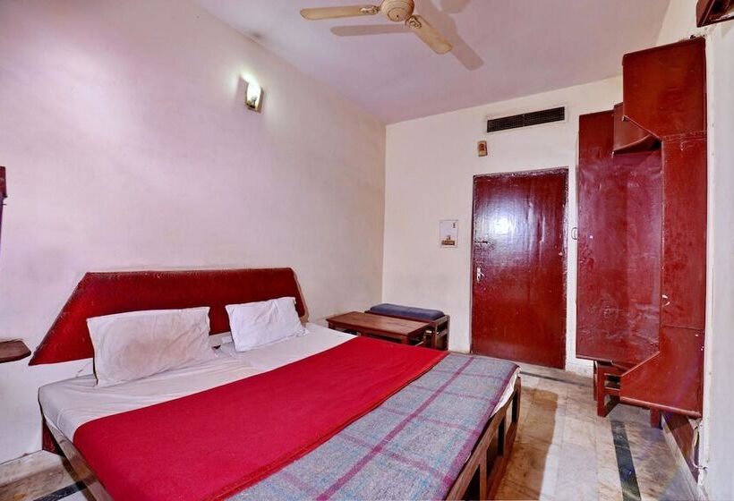 هتل Aditya Palace