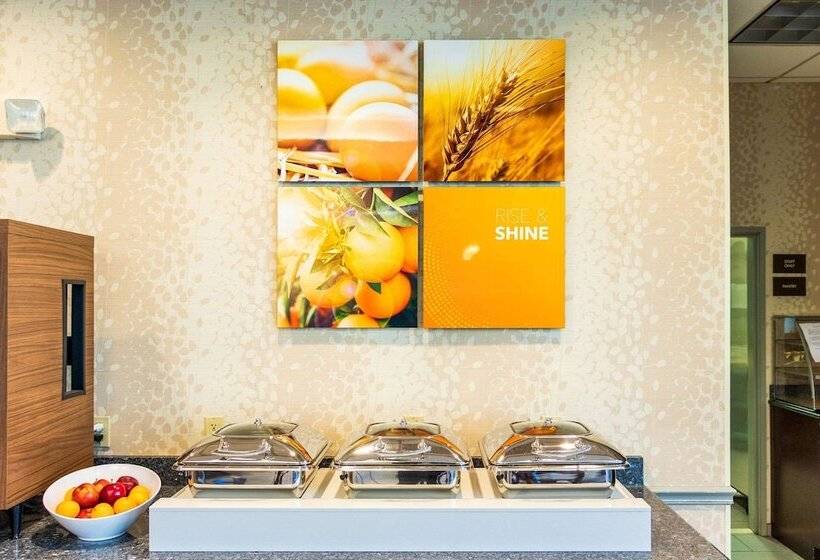 בית מלון כפרי Comfort Inn & Suites Plainvillefoxboro