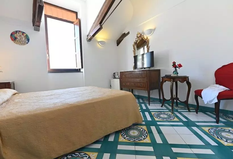 Отель Croce Di Amalfi