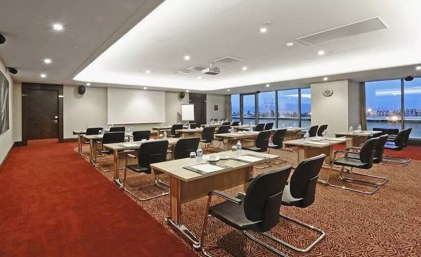 Отель Crowne Plaza Bursa Convention Center & Thermal Spa, An Ihg