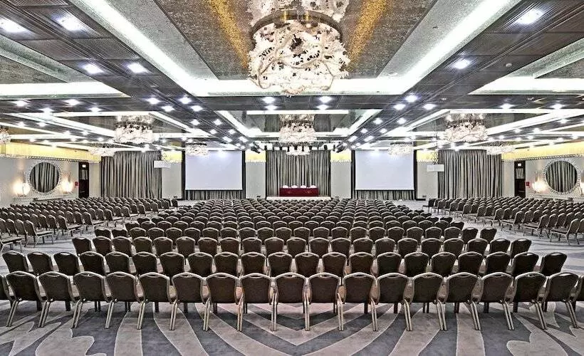 Отель Crowne Plaza Bursa Convention Center & Thermal Spa, An Ihg