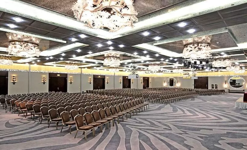 Отель Crowne Plaza Bursa Convention Center & Thermal Spa, An Ihg