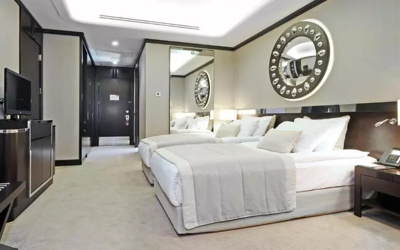 Отель Crowne Plaza Bursa Convention Center & Thermal Spa, An Ihg