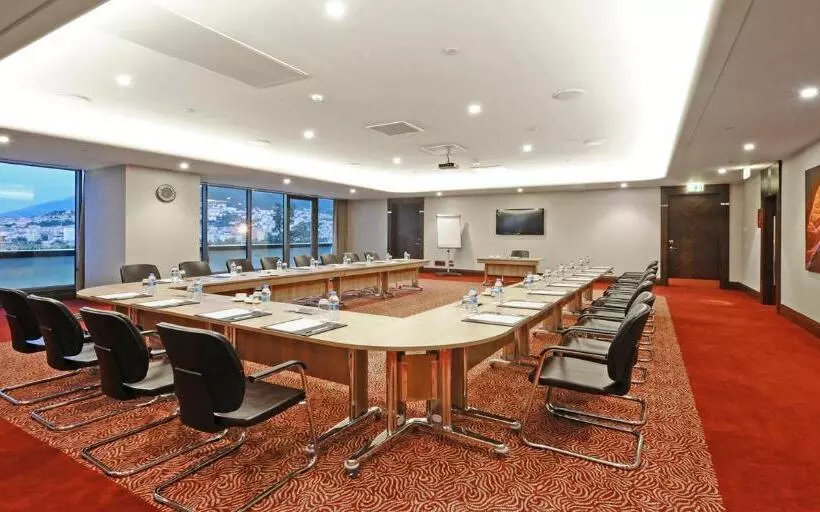 Отель Crowne Plaza Bursa Convention Center & Thermal Spa, An Ihg