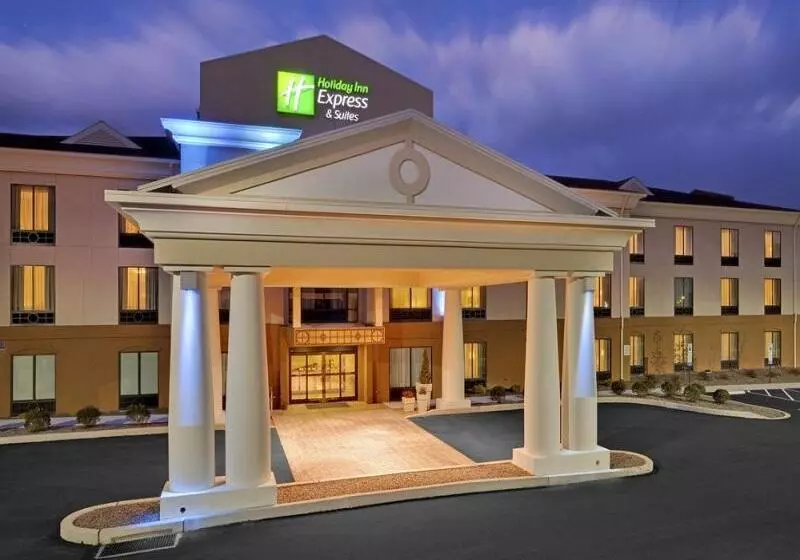 Отель Holiday Inn Express Lebanon By Ihg