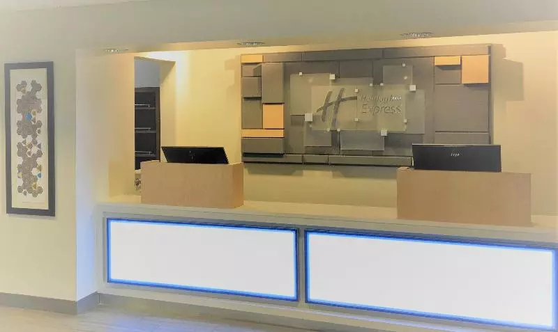 Отель Holiday Inn Express Lebanon By Ihg