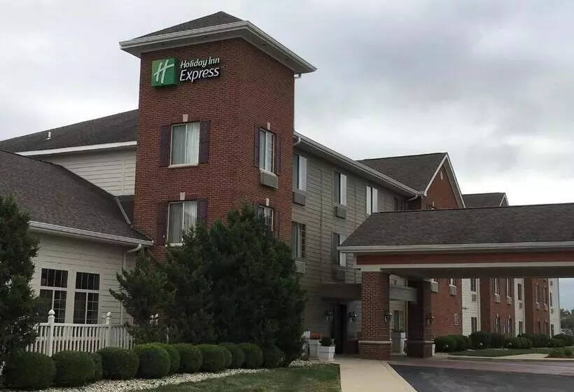 Отель Holiday Inn Express Lebanon By Ihg