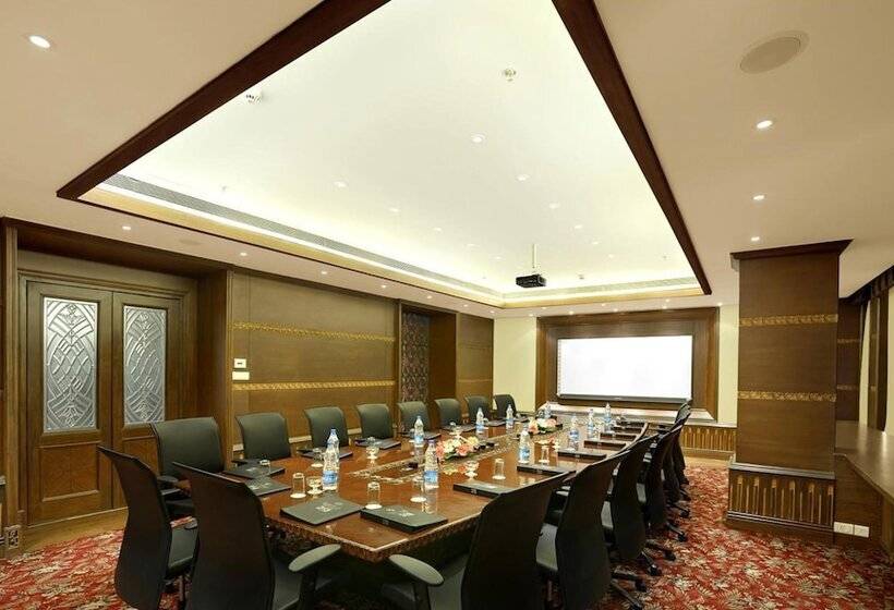 בית מלון כפרי Mayfair Convention