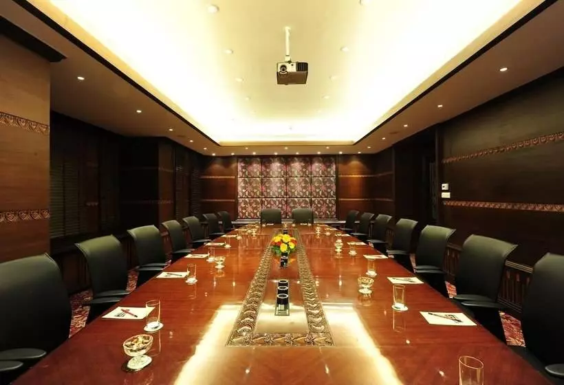 Hotelli Mayfair Convention