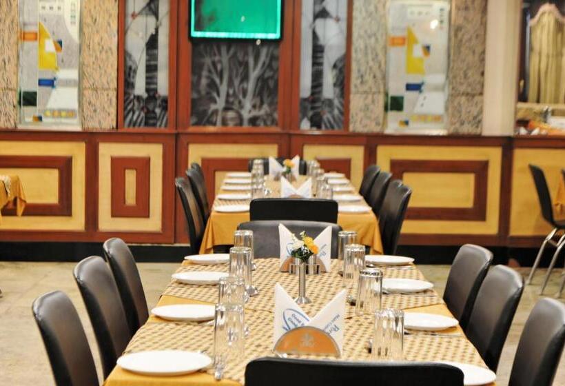 Hotel Ponmariresidency