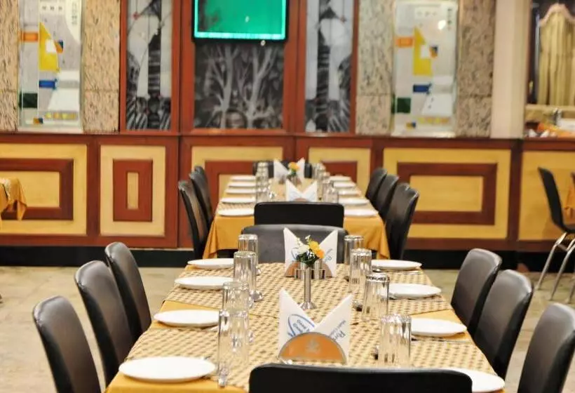 호텔 Ponmariresidency