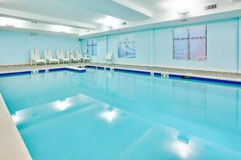 Holiday Inn Express Hotel & Suites Lebanon, An Ihg