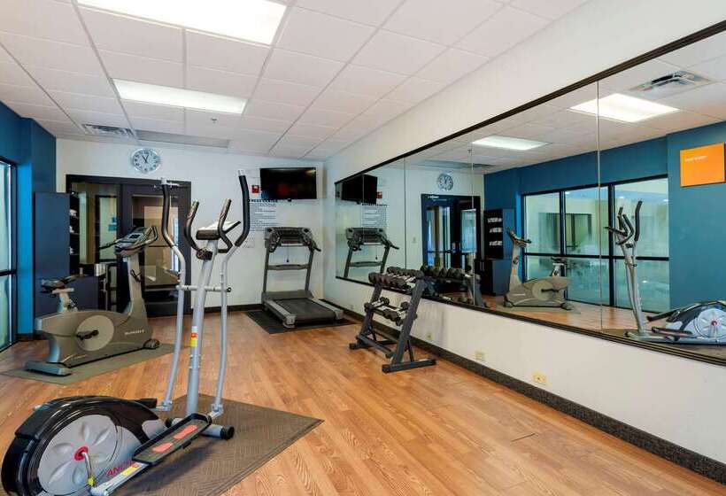 호텔 Comfort Suites