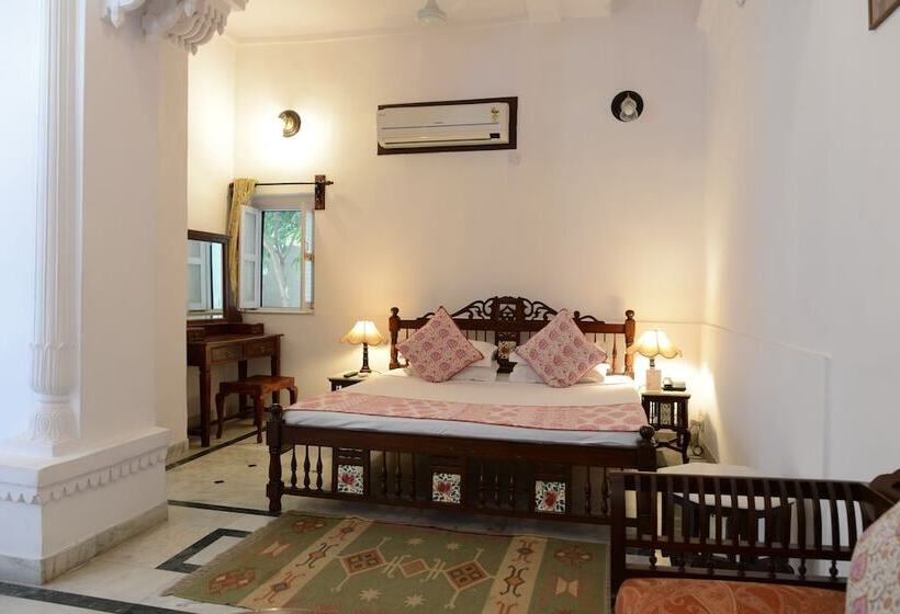 בית מלון כפרי Diggi Palace Jaipur   A City Center Hidden Heritage Gem