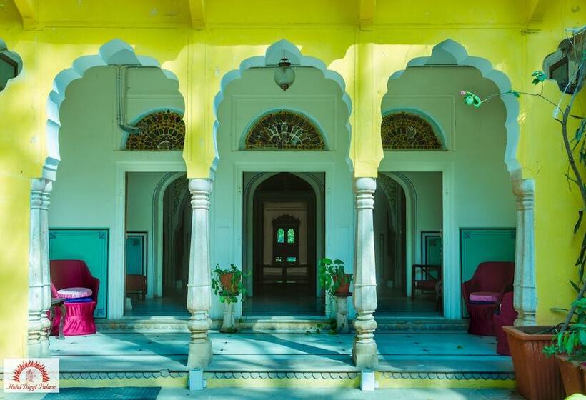 בית מלון כפרי Diggi Palace Jaipur   A City Center Hidden Heritage Gem