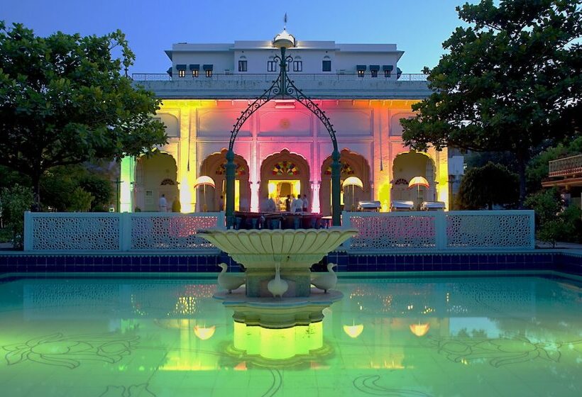 בית מלון כפרי Diggi Palace Jaipur   A City Center Hidden Heritage Gem