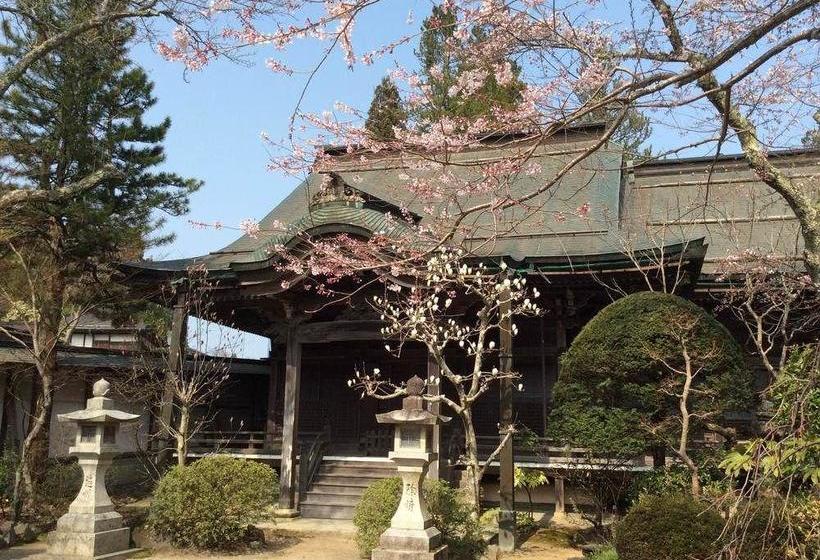 בית מלון כפרי Henjokoin