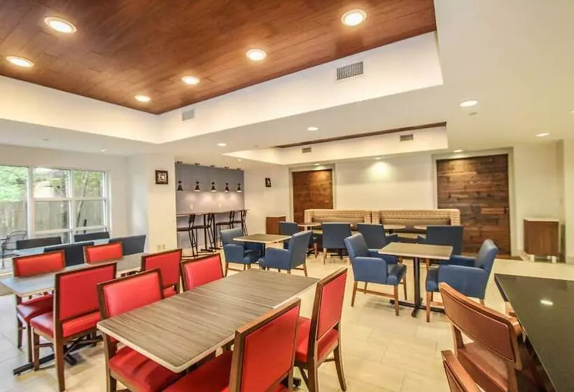 Holiday Inn Express Hotel & Suites Charleston North, An Ihg