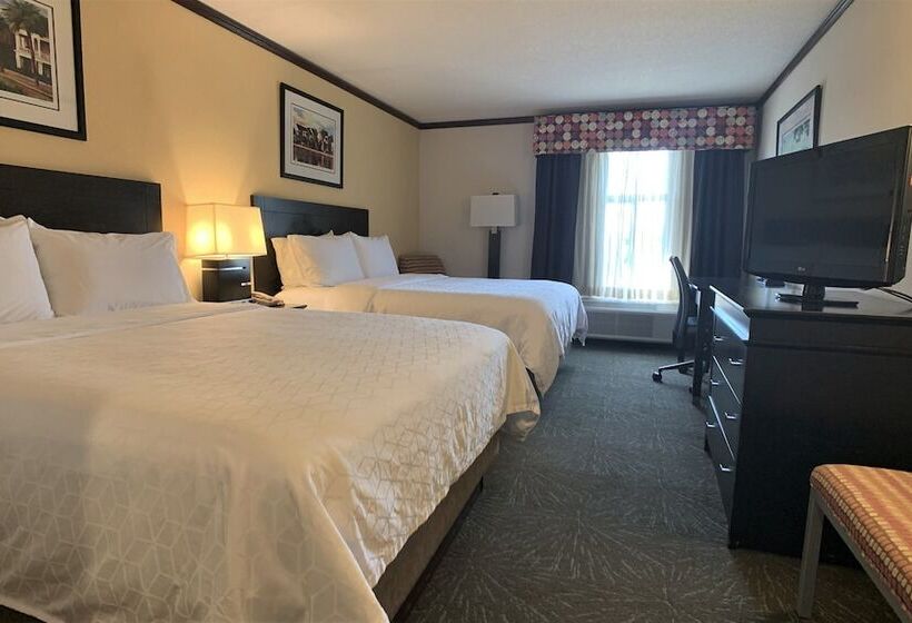 Holiday Inn Express Hotel & Suites Charleston Ashley Phosphate, An Ihg
