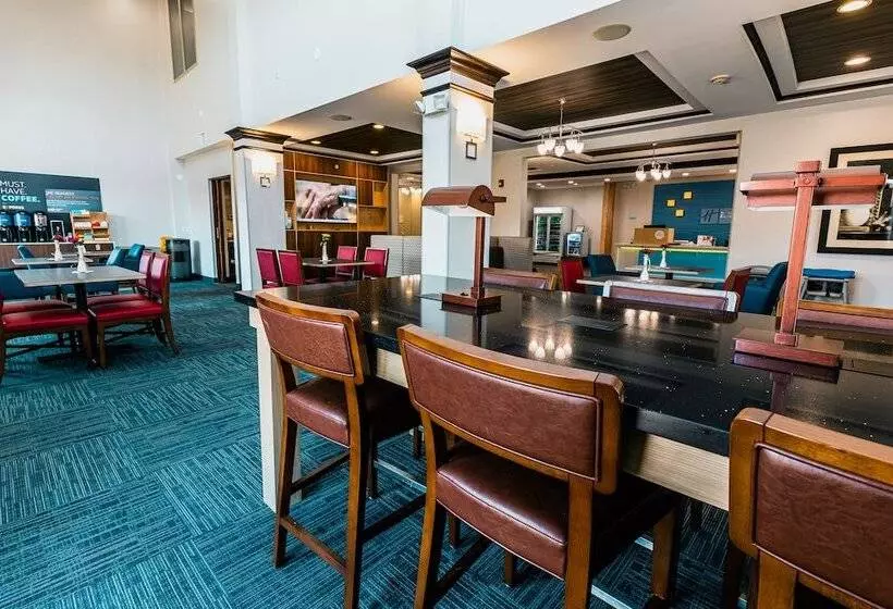 Holiday Inn Express Hotel & Suites Hamburg, An Ihg