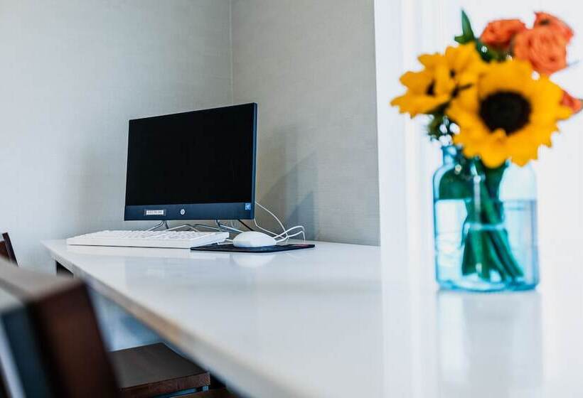 Holiday Inn Express Hotel & Suites Hamburg, An Ihg