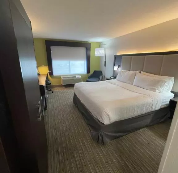 Holiday Inn Express Hotel & Suites Las Vegas, An Ihg
