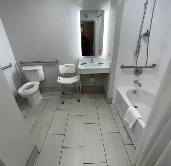 Holiday Inn Express Hotel & Suites Las Vegas, An Ihg