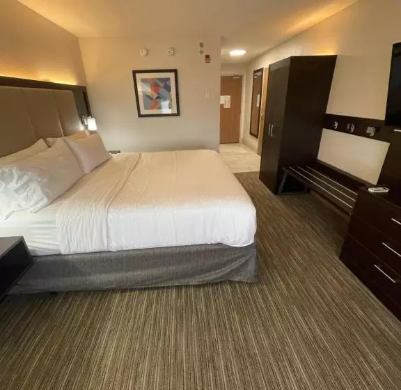 Holiday Inn Express Hotel & Suites Las Vegas, An Ihg