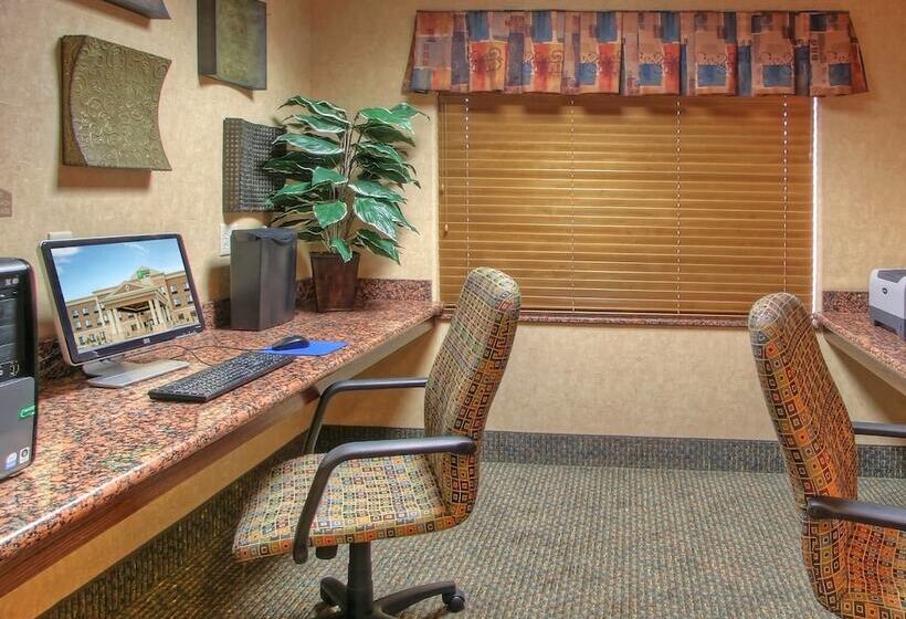 Holiday Inn Express Hotel & Suites Las Vegas, An Ihg