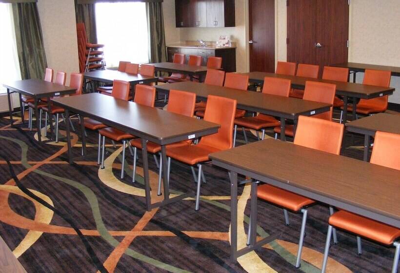 Holiday Inn Express Hotel & Suites Muskogee, An Ihg