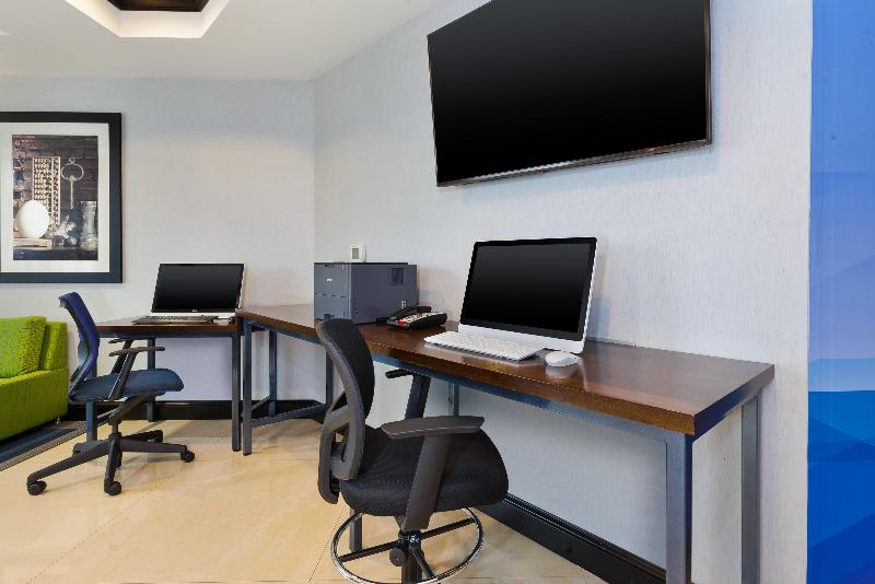 Holiday Inn Express Hotel & Suites Warminster Horsham, An Ihg