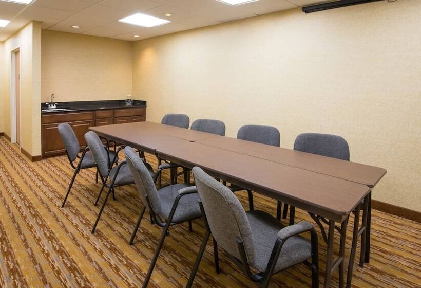 Holiday Inn Express Hotel & Suites Wauseon, An Ihg