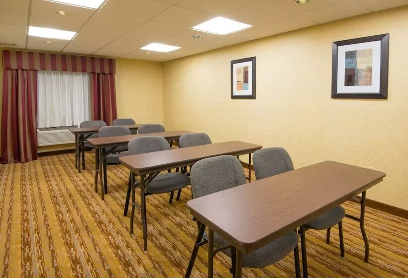 Holiday Inn Express Hotel & Suites Wauseon, An Ihg