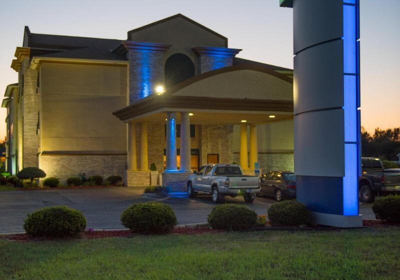 Holiday Inn Express Hotel & Suites Wauseon, An Ihg