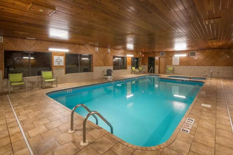 Holiday Inn Express Hotel & Suites Wauseon, An Ihg