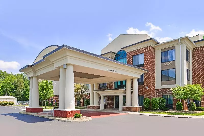 Holiday Inn Express Hotel & Suites Youngstown North Lima/boardman, An Ihg