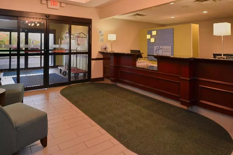 Holiday Inn Express Hotel & Suites Youngstown North Lima/boardman, An Ihg