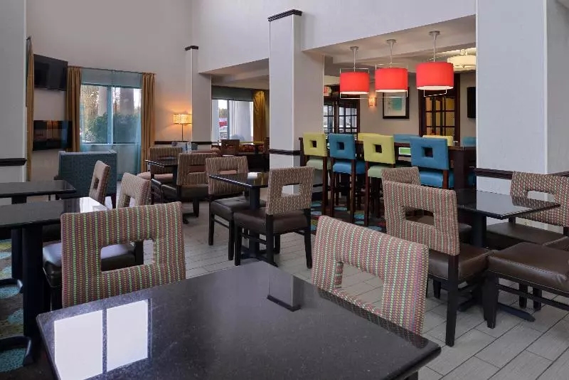 Holiday Inn Express Hotel & Suites Youngstown North Lima/boardman, An Ihg