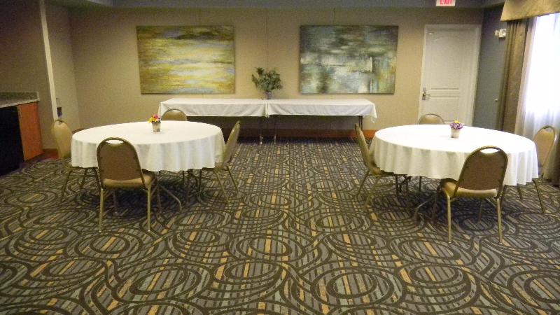 호텔 Holiday Inn Express & Suites Winner By Ihg